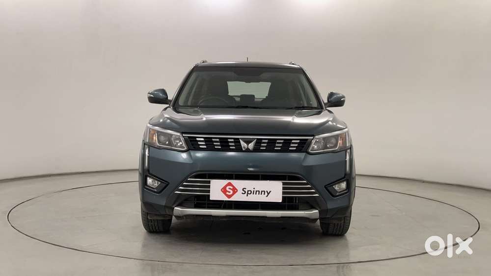 Mahindra Xuv300 1.2 W8 (o) Amt Petrol, 2023, Petrol