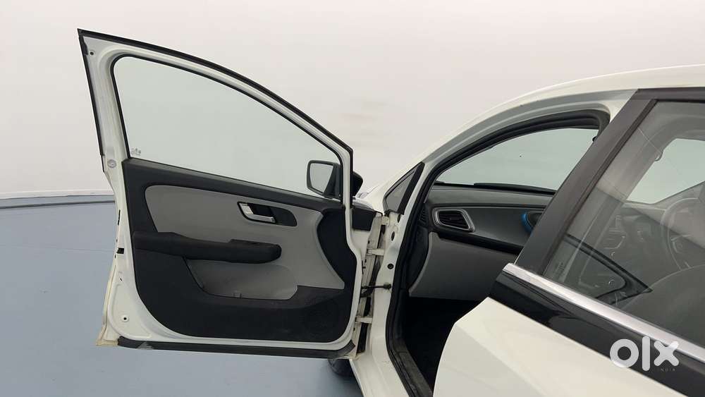 Tata Altroz Xz, 2020, Petrol