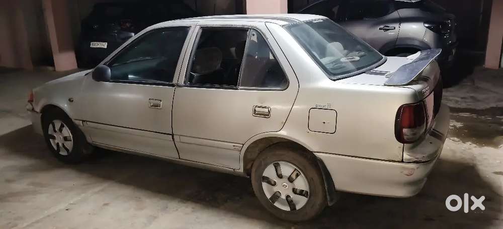 Maruti Suzuki Esteem Lxi 2003