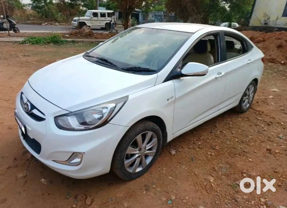 Hyundai Verna 2011 Manual Petrol