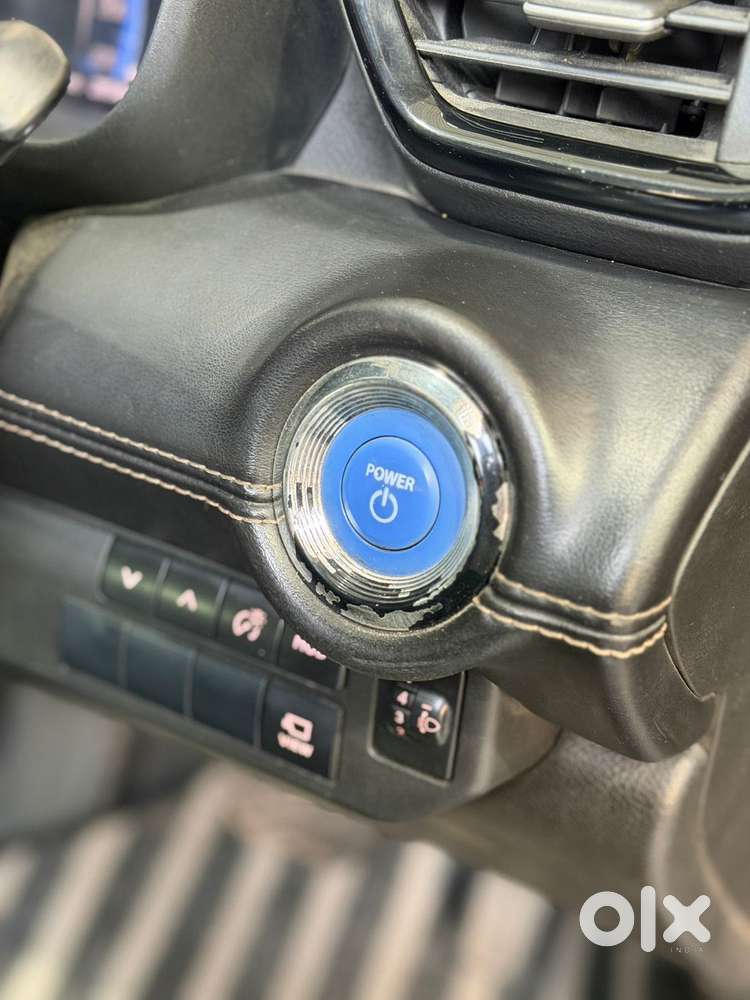 Maruti Suzuki Grand Vitara 1.5 Zeta Plus Dual Tone Intelligent Hybri..