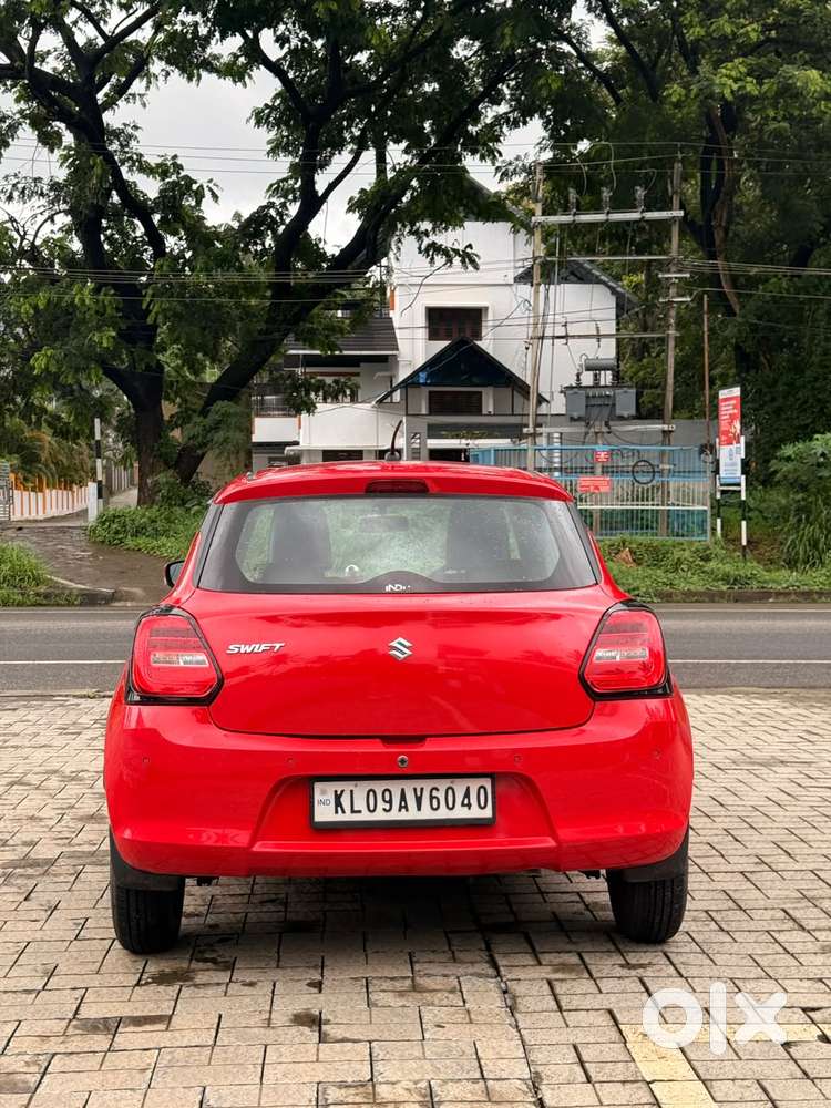 Maruti Suzuki Swift Vxi + Manual, 2022, Petrol