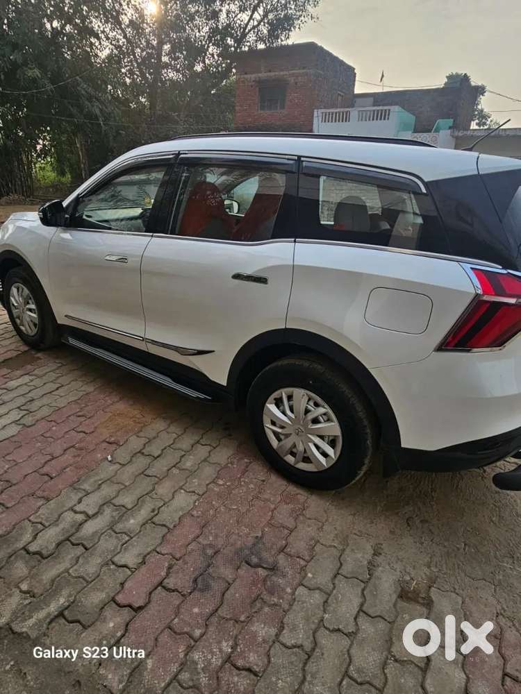 Mahindra Xuv700 2.2 Mx Diesel Mt 5 Str, 2023, Diesel
