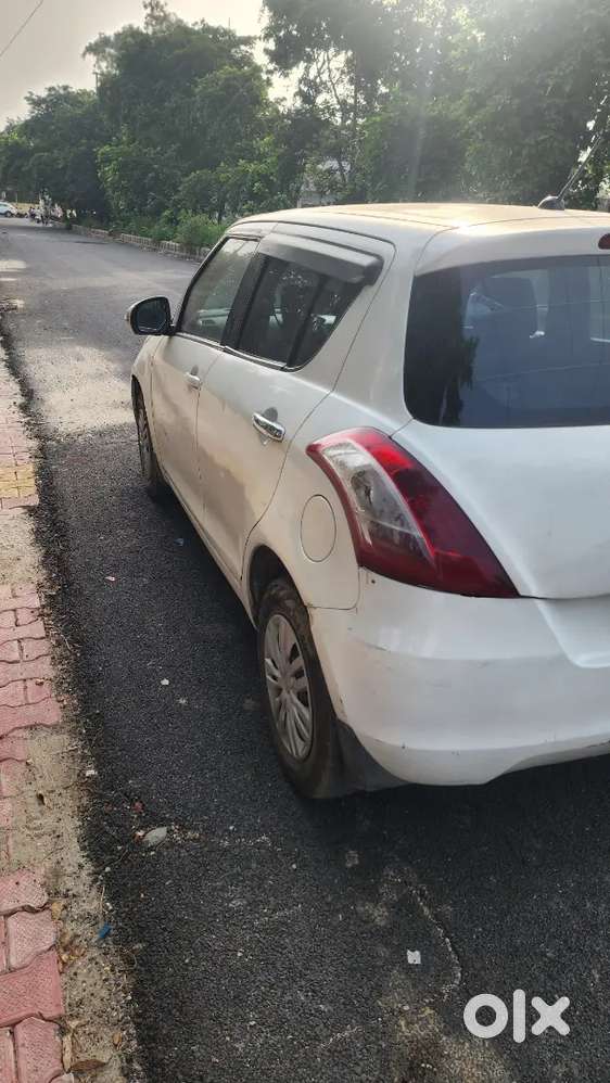 Maruti Suzuki Swift Vdi 2015 Diesel Amt