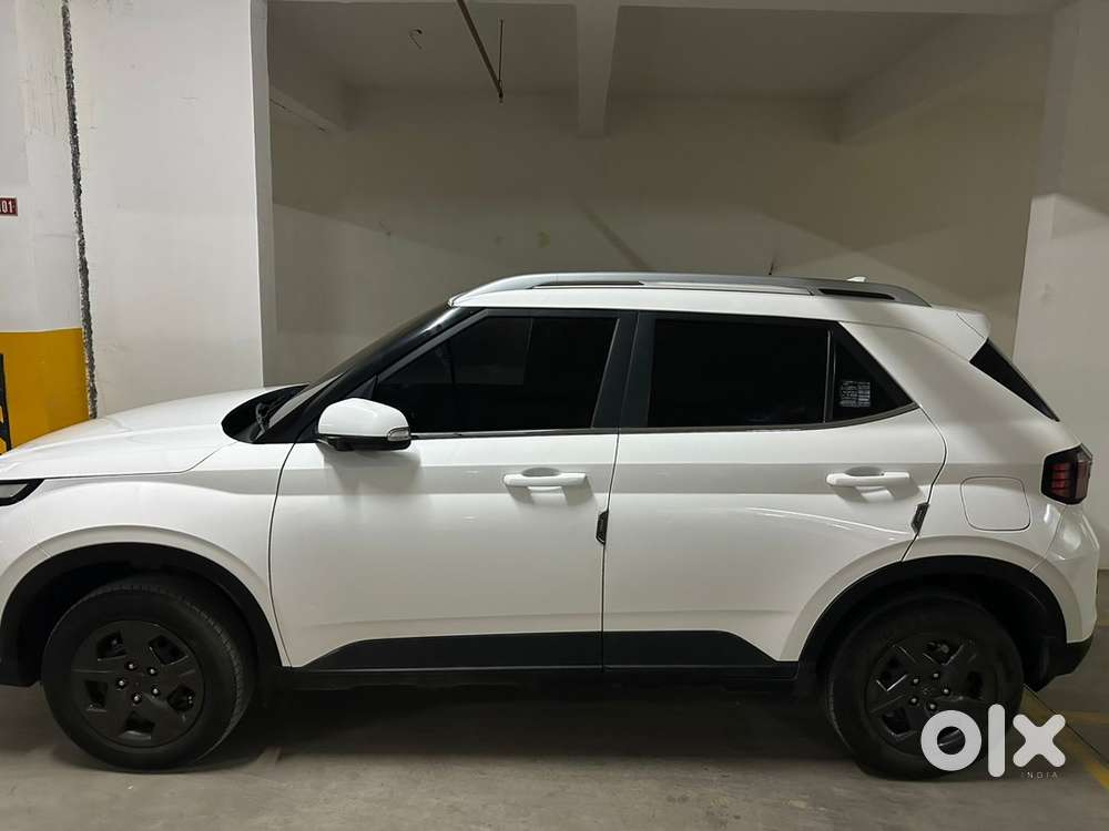 Hyundai Venue Petrol 2023