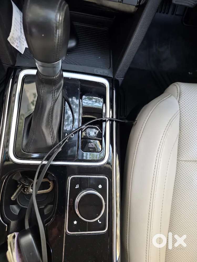 Mahindra Xuv700 2022- Corporate Owned. Showroom Condition
