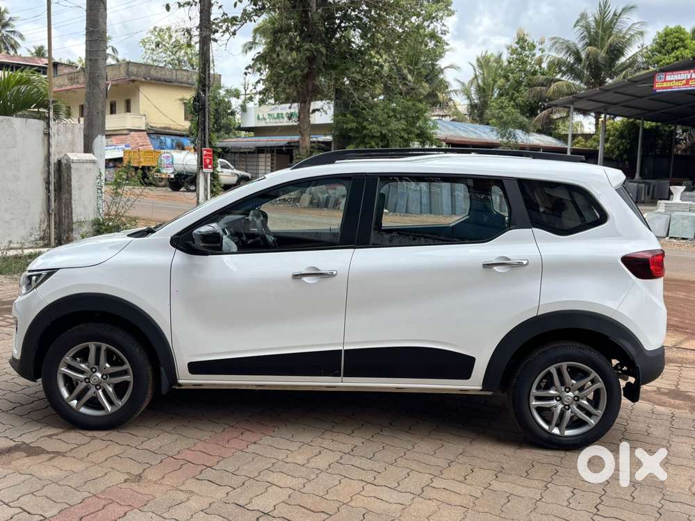Renault Triber Rxz, 2023, Petrol