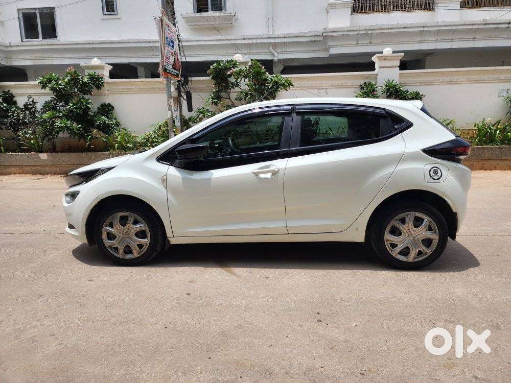 Tata Altroz 1.2 Xe Plus Petrol, 2022, Petrol