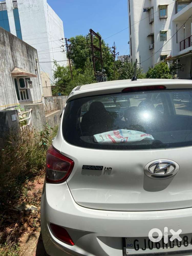 Hyundai Grand I10 2013 Petrol Well Maintained