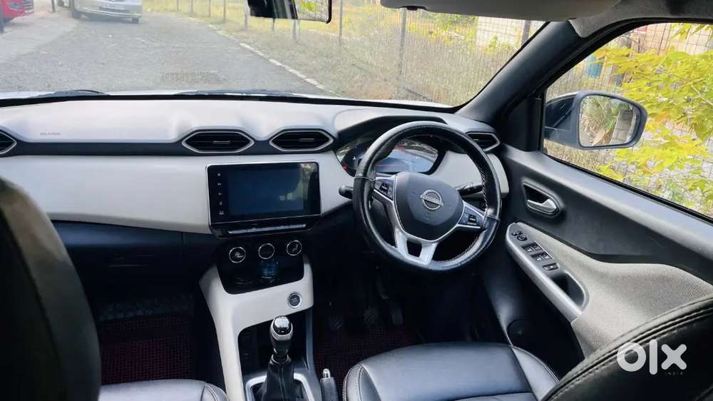 Nissan Magnite 1.0 Xv Petrol Manual 2022