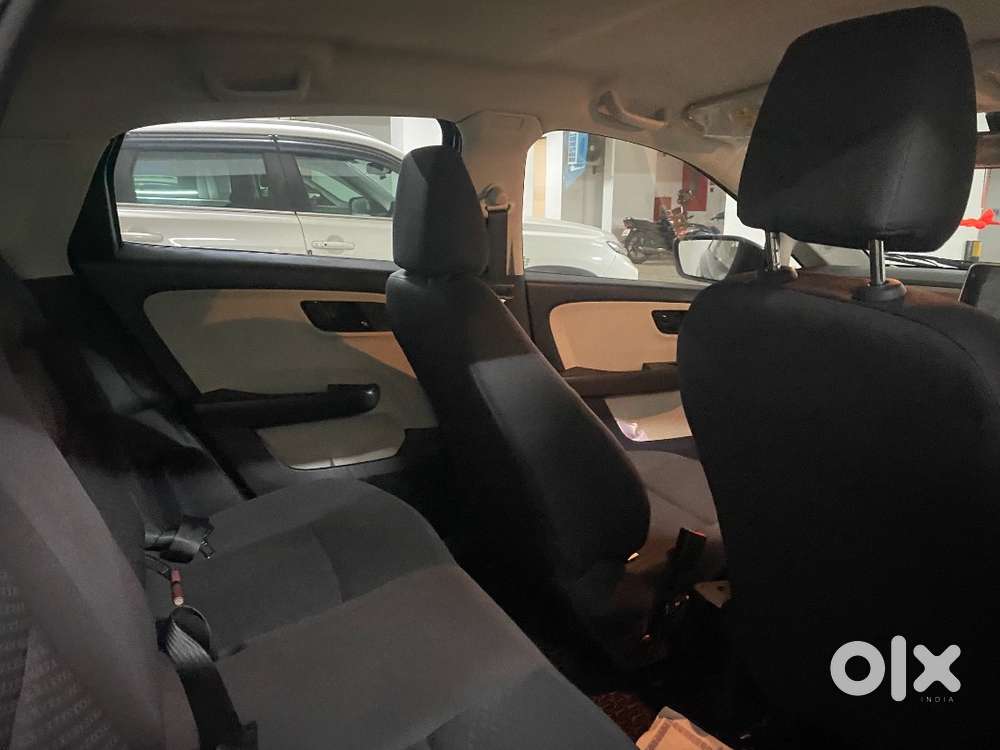 Tata Altroz Single Owner, Manual, Less Than 10,000 Km Done, Karnataka