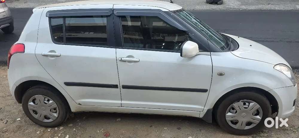 Maruti Suzuki Swift 2011 Petrol 108000 Km Driven