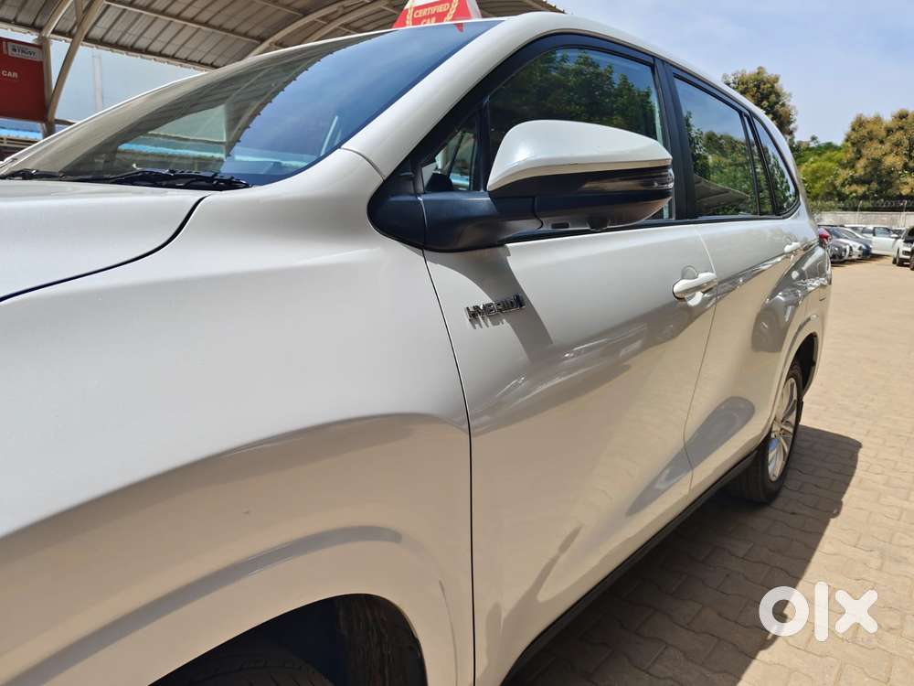 Toyota Innova Hycross 2.0 Vx (o) Hybrid 7 Str, 2024, Petrol