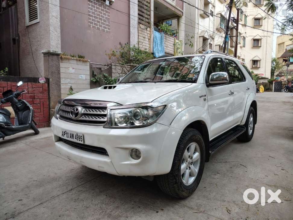Toyota Fortuner 3.0 4x4 Manual, 2011, Diesel