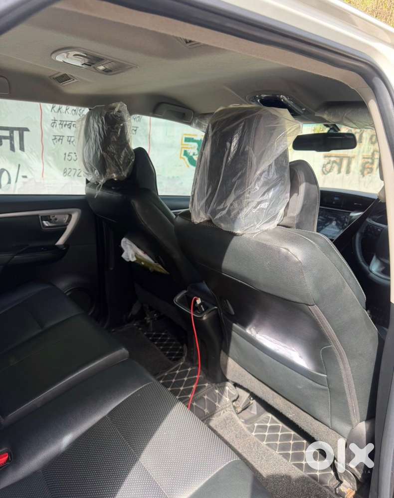 Toyota Fortuner Diesel 2023 Car 24 Spinny Wale Dur Rahe