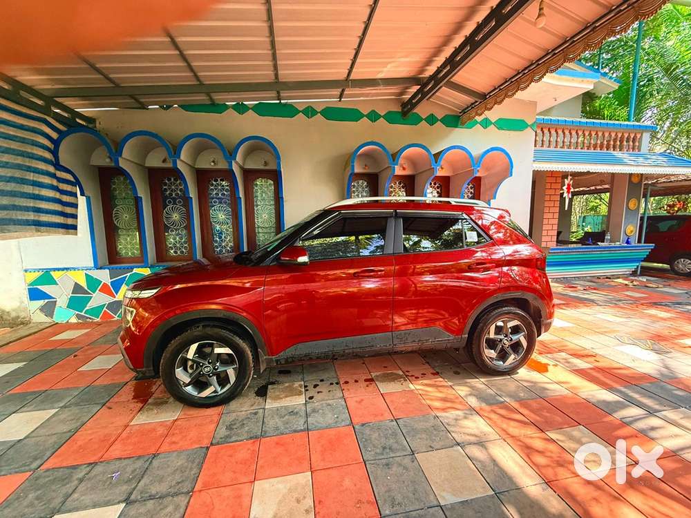 Hyundai Venue 2021 Petrol Well Maintained