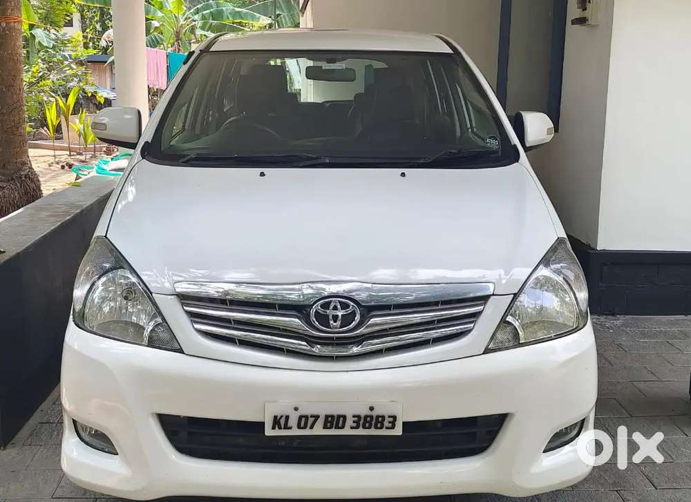 Toyota Innova 2006 Diesel 225000 Km Driven