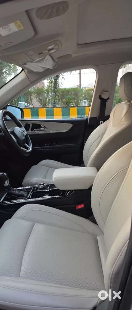 Mahindra Xuv700 Ax7 Luxury Pack Awd, 2021, Petrol