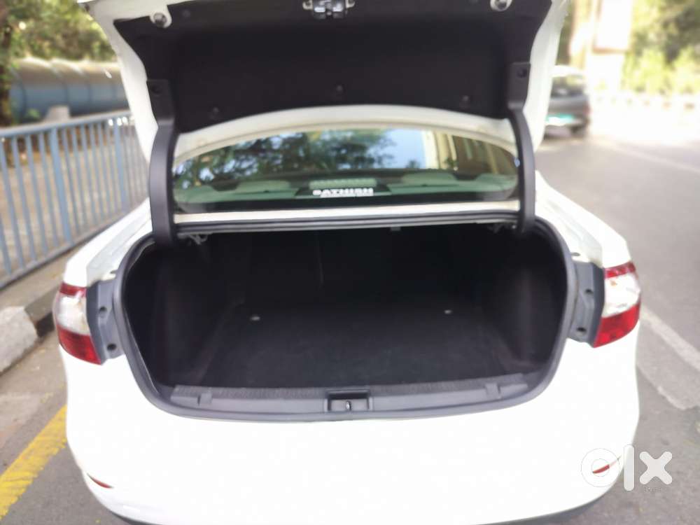 Renault Fluence 2.0 E4, 2011, Petrol