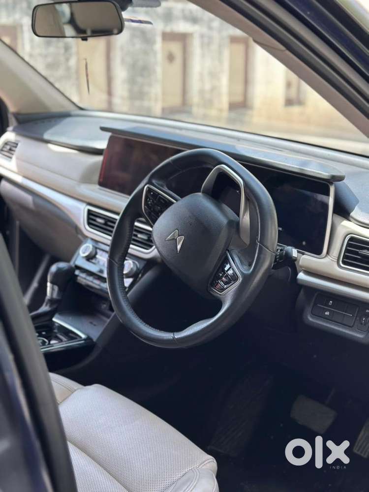 Mahindra Xuv700 2021 Petrol Well Maintained