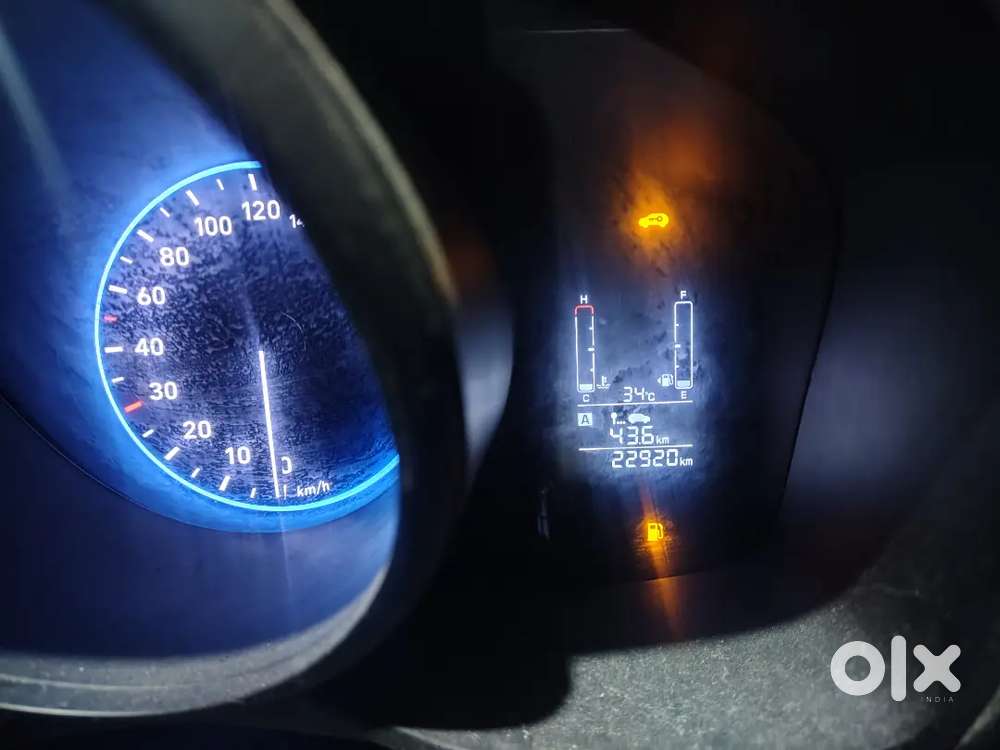 Hyundai Venue 2022 Petrol 22500 Km Driven
