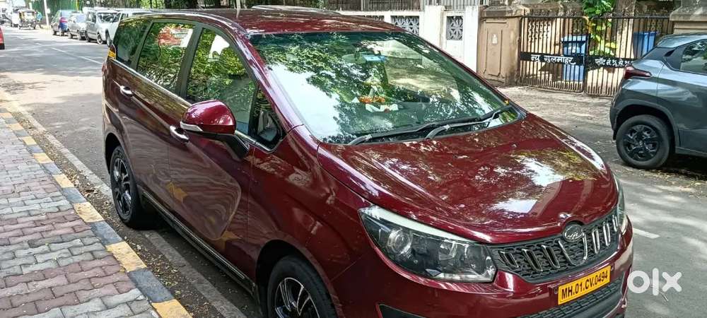 Mahindra Marazzo M8 2018