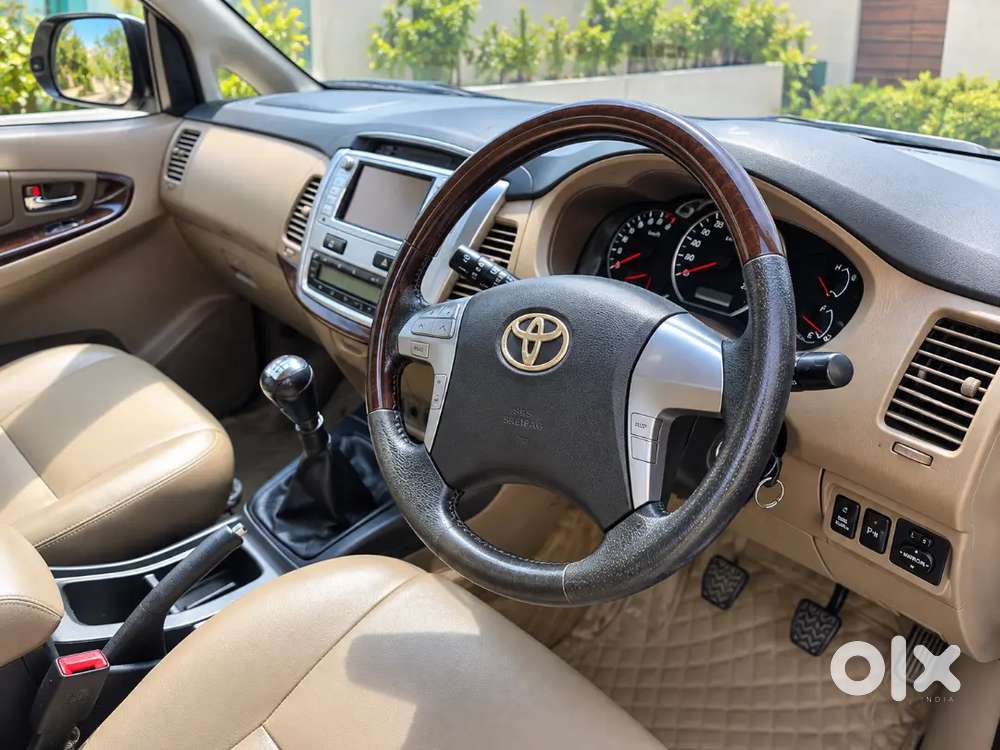 Toyota Innova 2.5 Z 2015