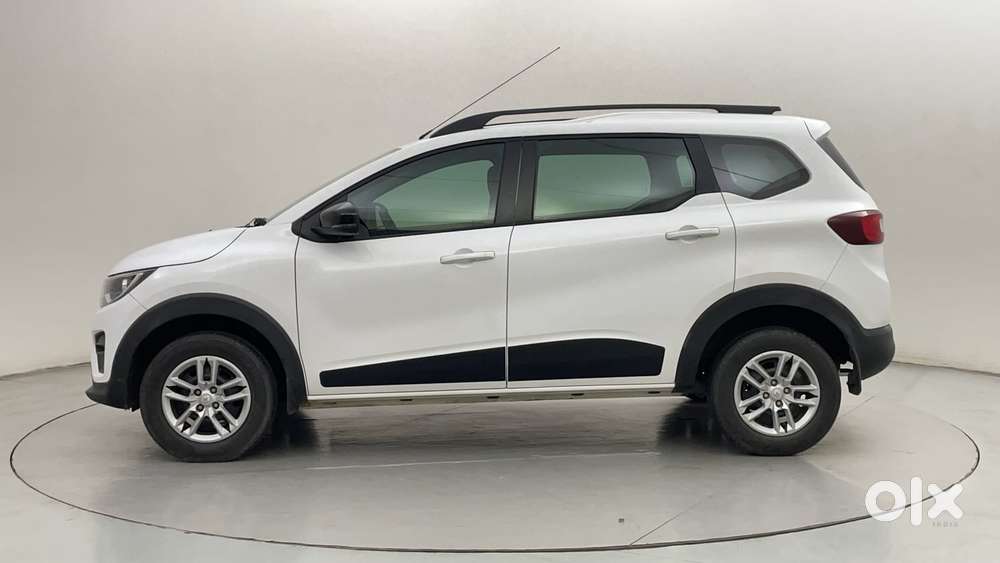 Renault Triber Rxt, 2023, Petrol