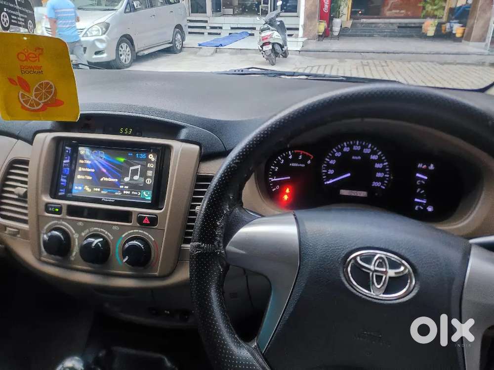 Toyota Innova 2015