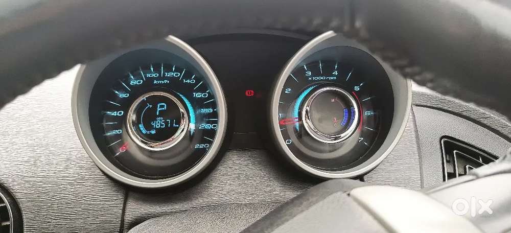 Mahindra Xuv500 Fwd W10 2017 Diesel 50000 Km Driven First Owner