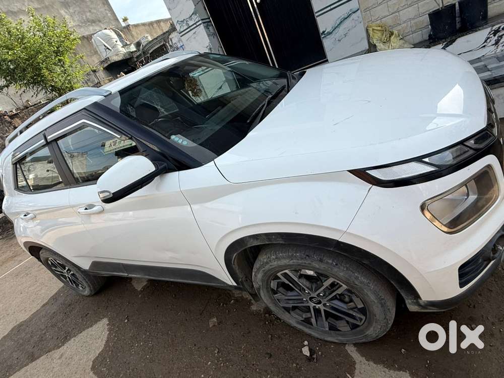 Hyundai Venue 2024 Diesel Well Maintained Tyer New
