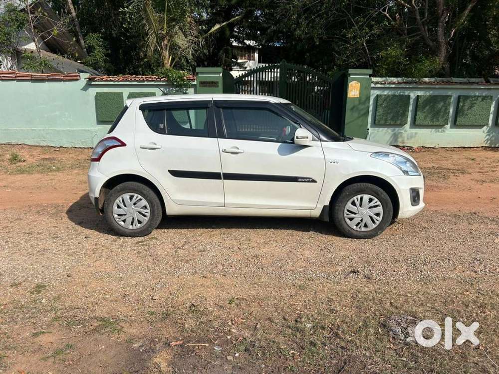 Maruti Suzuki Swift Vxi + Manual, 2015, Petrol