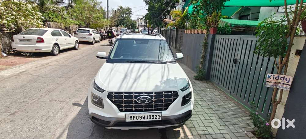 Hyundai Venue Sx (o) Mt 1.5 Diesel, 2021, Diesel