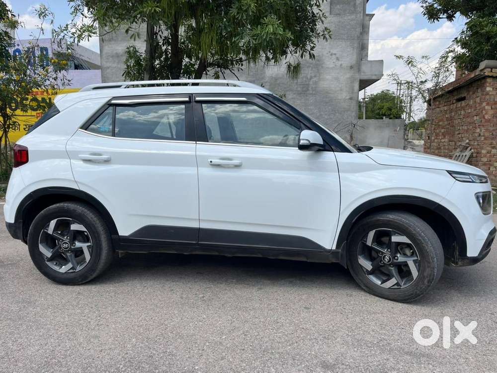 Hyundai Venue 2019 Diesel 90000 Km Driven
