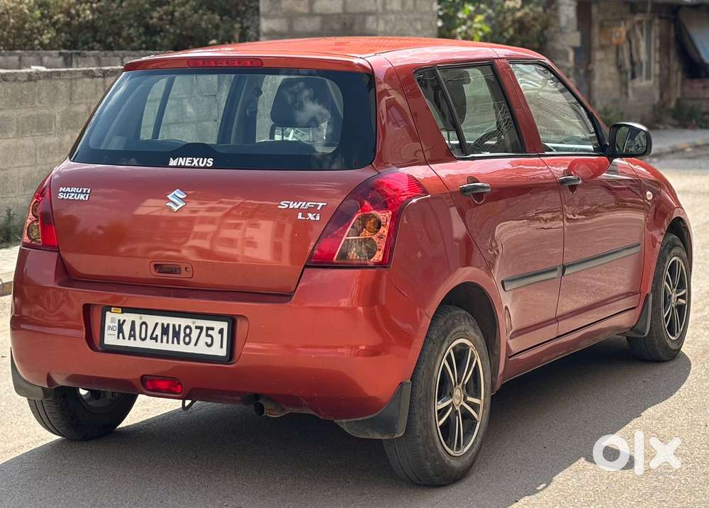 Maruti Suzuki Swift Lxi Optional-o, 2010, Petrol