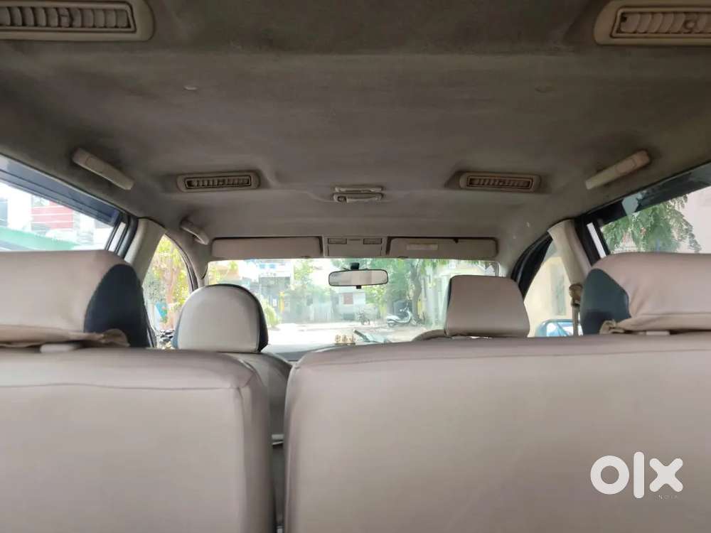 100% Conditioned Toyota Innova 2.5g (8 Seater)
