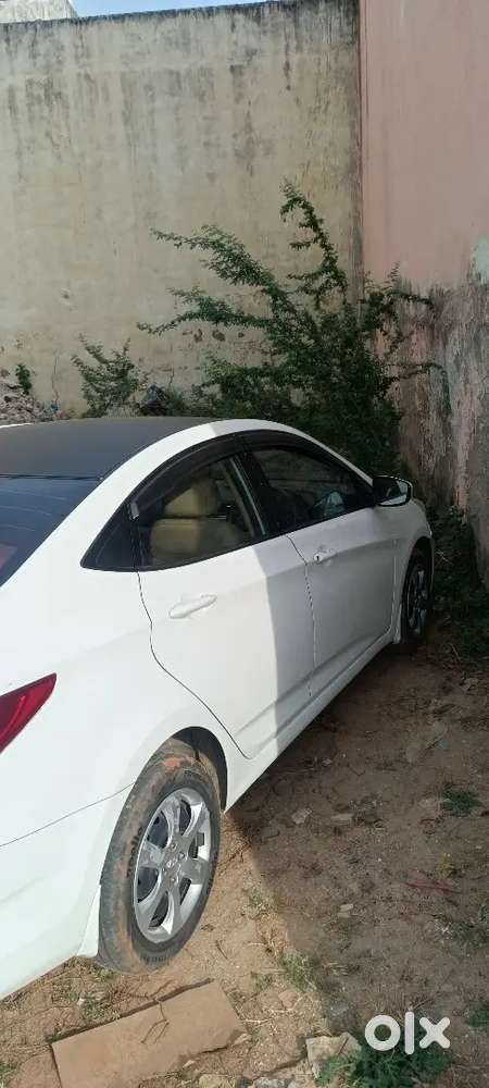 Hyundai Verna 2012 Petrol Well Maintained