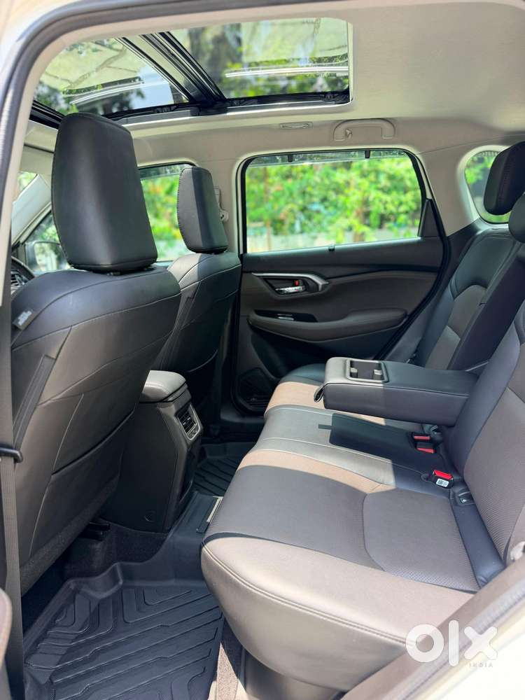 Toyota Urban Cruiser Hyryder 1.5 V Hybrid, 2025, Petrol