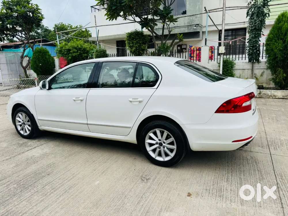 Skoda Superb 2015 Petrol 81000 Km Driven