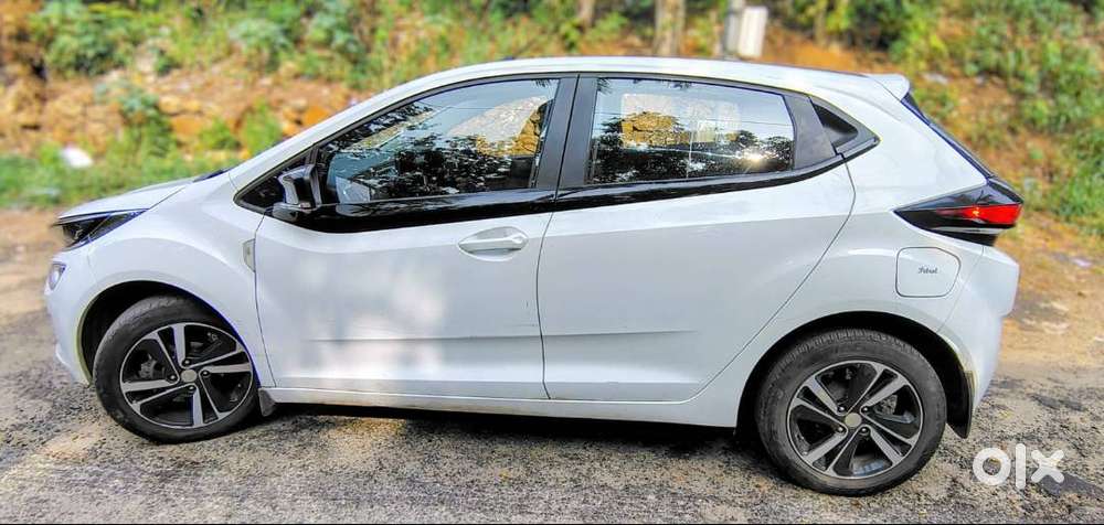 Single Owner Tata Altroz Xz  36k Km  No Accident-excellent Condition
