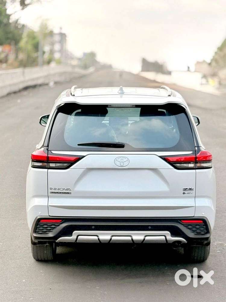 Toyota Innova Hycross 2.0 Zx (o) Hybrid 7 Str, 2025, Cng & Hybrids