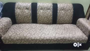 Olx 3 seater deals sofa