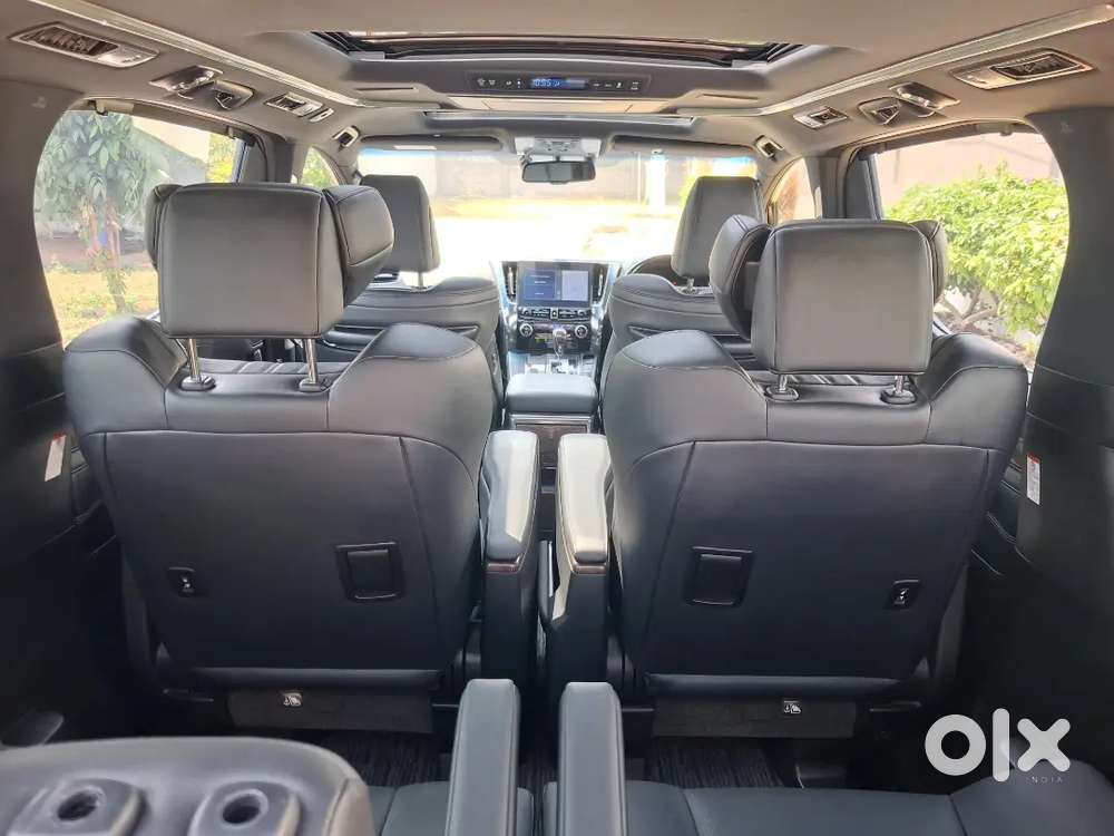 Vellfire Executive Lounge