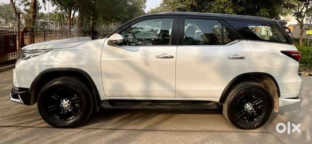 Toyota Fortuner Legender 2025 Diesel 5000 Km Driven