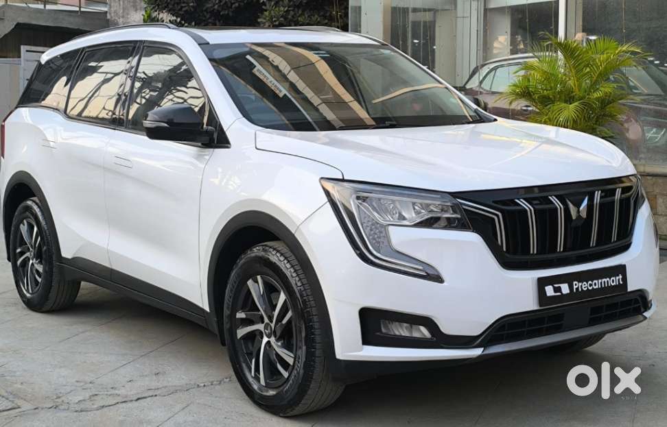 Mahindra Xuv700 2.0 Ax 5 Petrol Mt 7 Str, 2023, Petrol