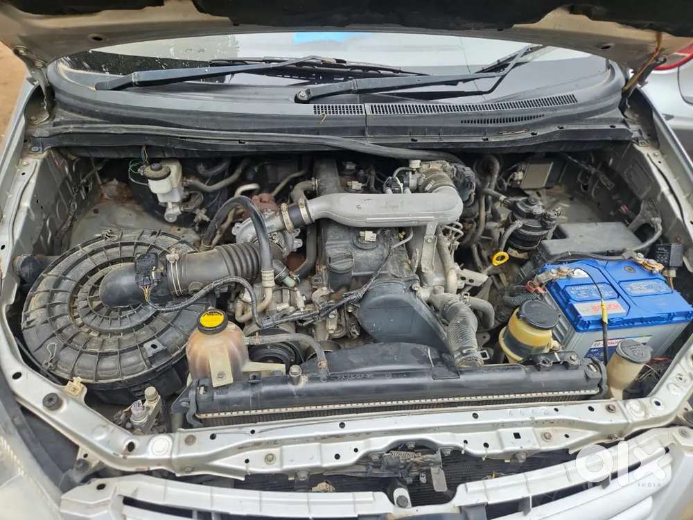 Toyota Innova 2.0 E 2011 Variant