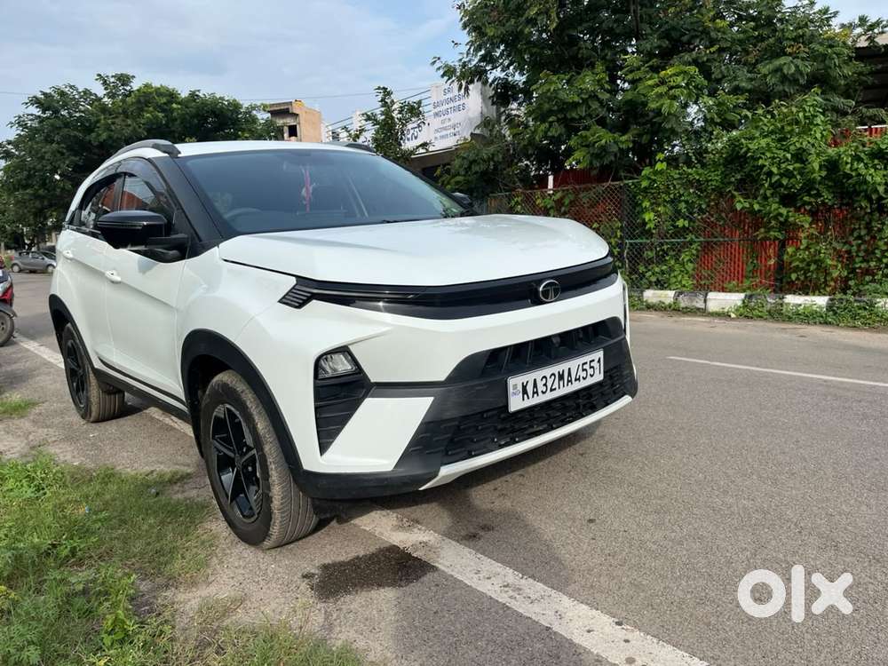 Tata Nexon 1.2 Revotron Xt, 2025, Petrol