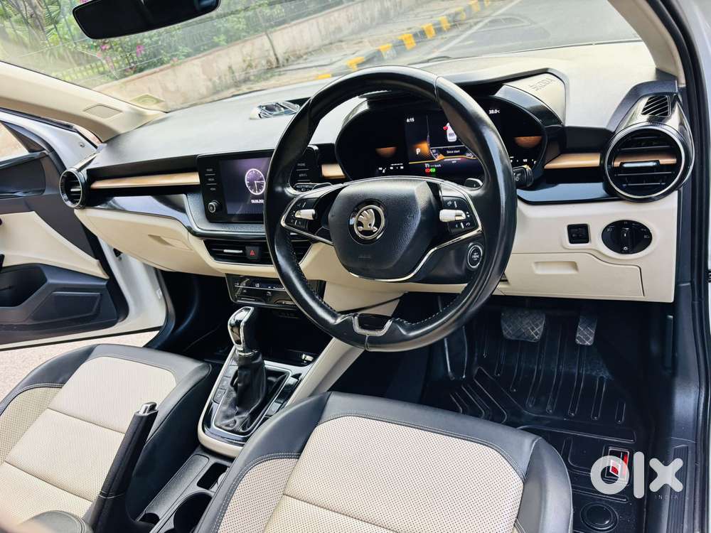 Skoda Slavia Style 1.0l Tsi At, 2023, Petrol