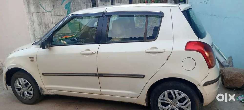 Maruti Suzuki Swift 2009 Diesel 137056 Km Driven