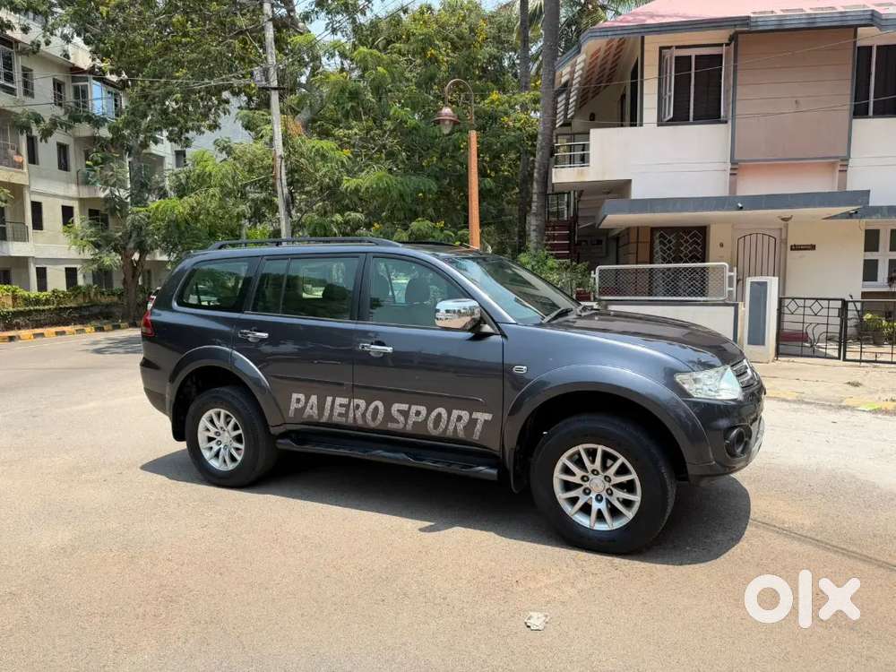 Mitsubishi Pajero Sport 2015



Mitsubishi  Pajero